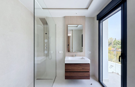 Baño en suite de la villa en Guadalmina Alta