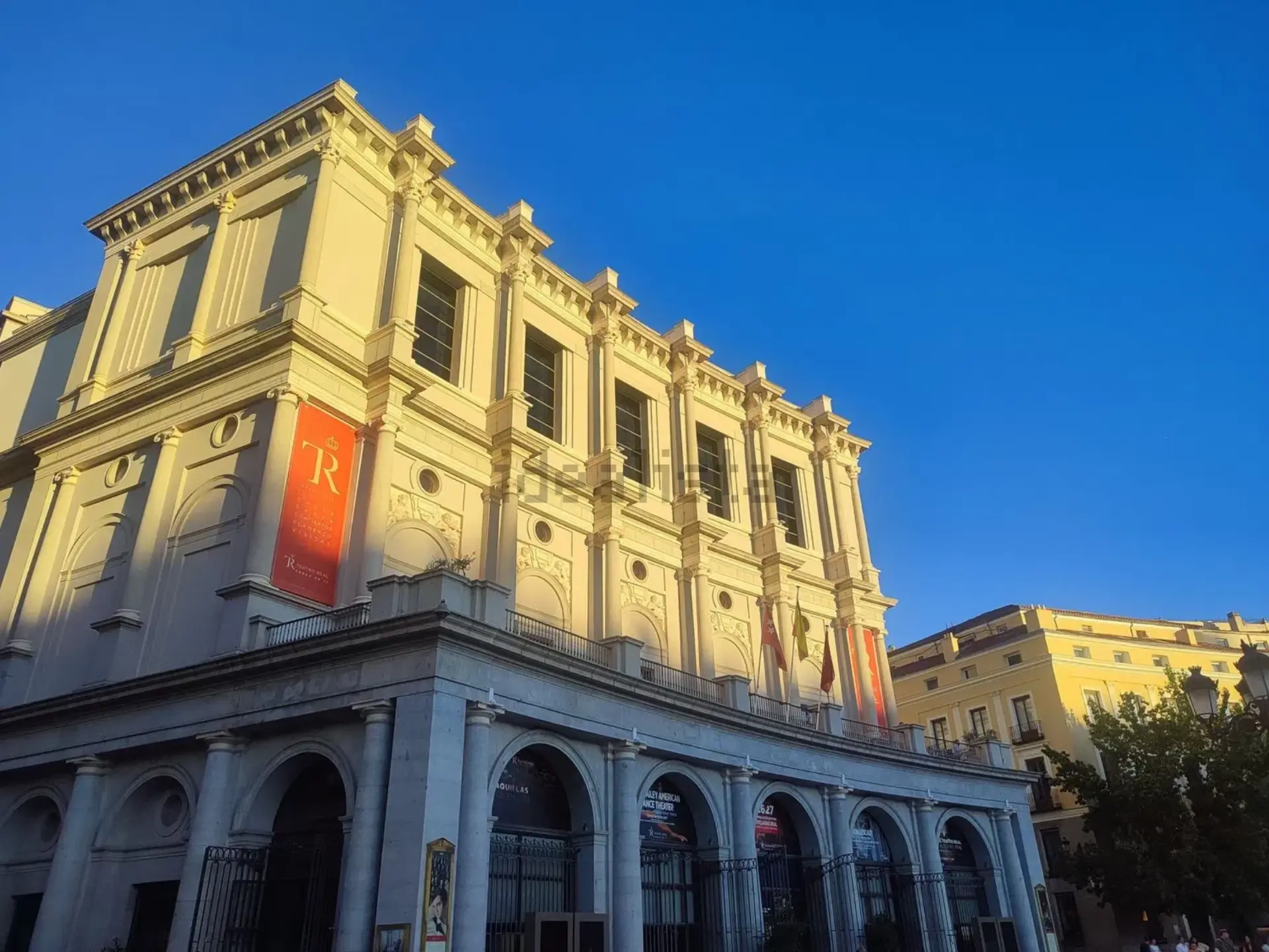 Teatro Real de Madrid junto a la Plaza de Oriente