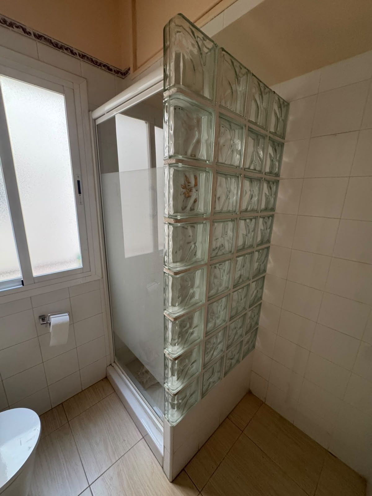 Baño de la vivienda en calle Maldonado