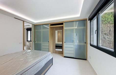 Dormitorio de la villa en Guadalmina Alta