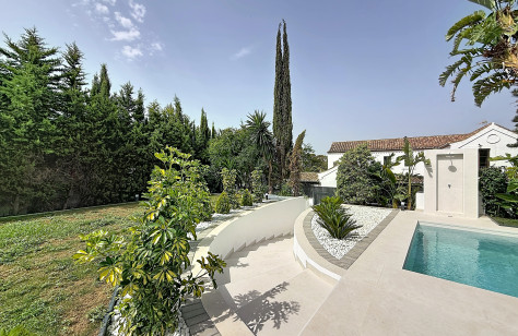 Jardín de la villa en Guadalmina Alta