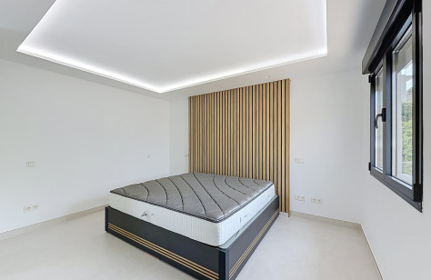 Dormitorio de la villa en Guadalmina Alta