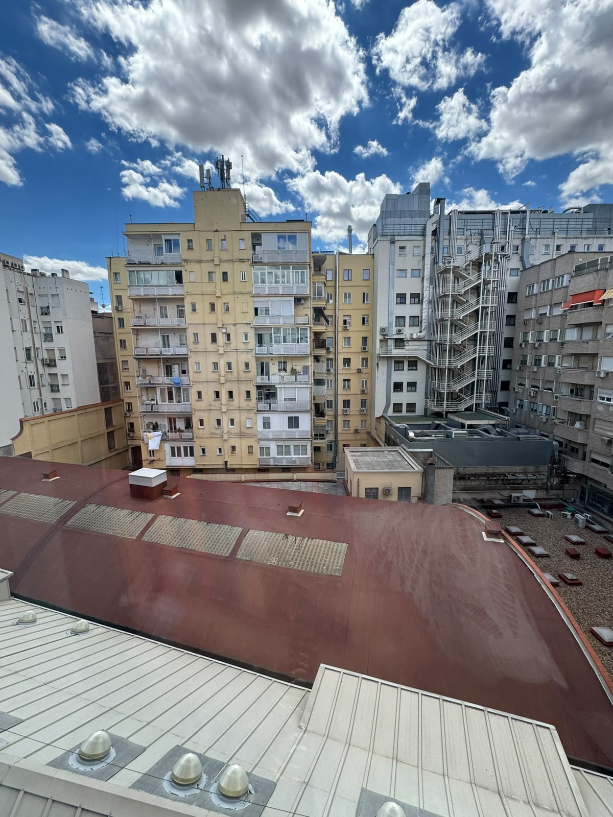 Vistas desde el salón al patio de manzana